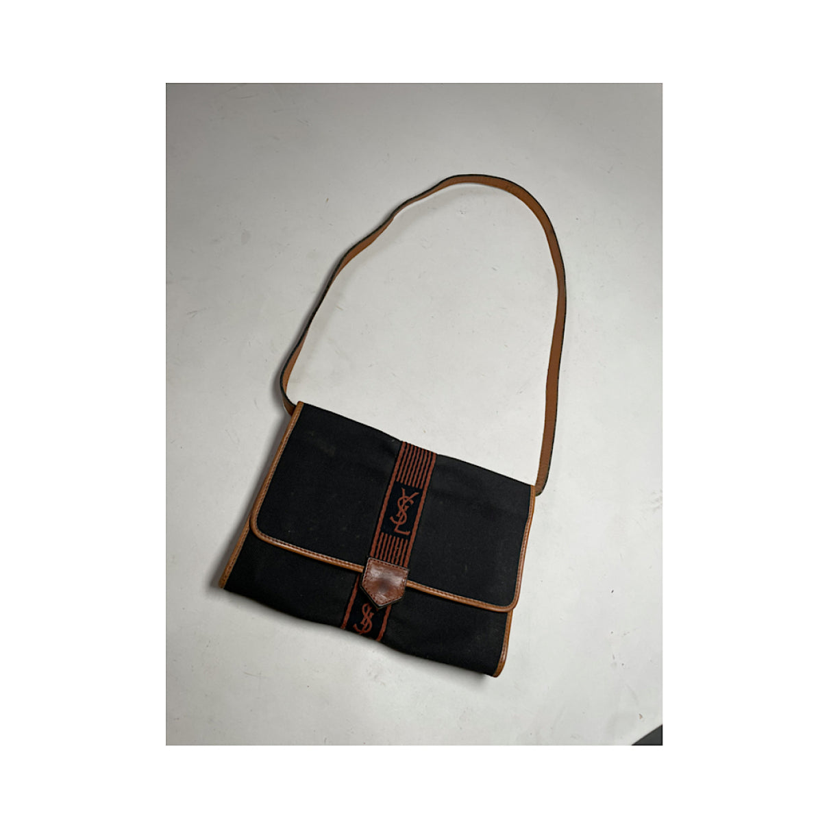 Yves Saint Laurent Handbag image 2