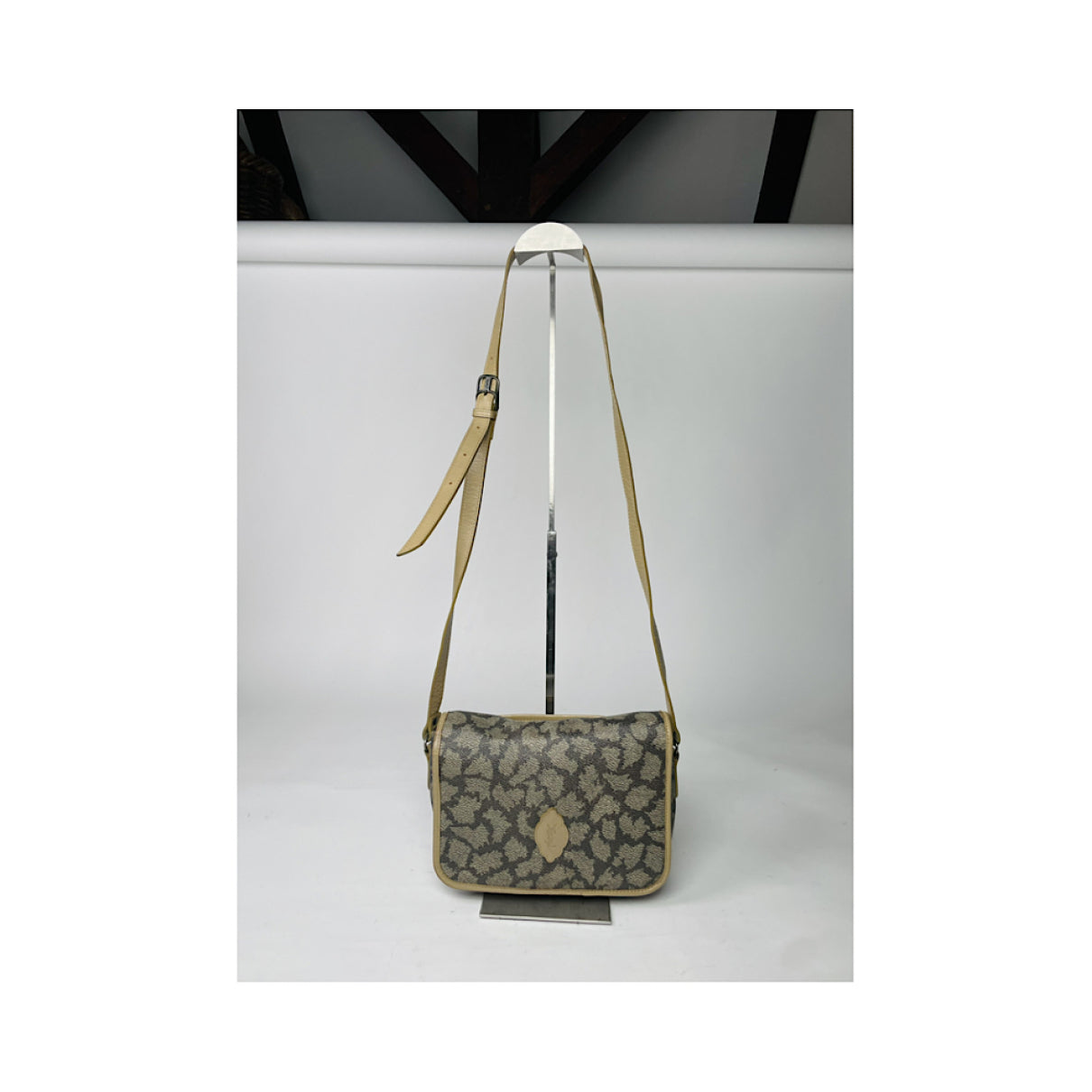 Yves Saint Laurent Handbag image 5