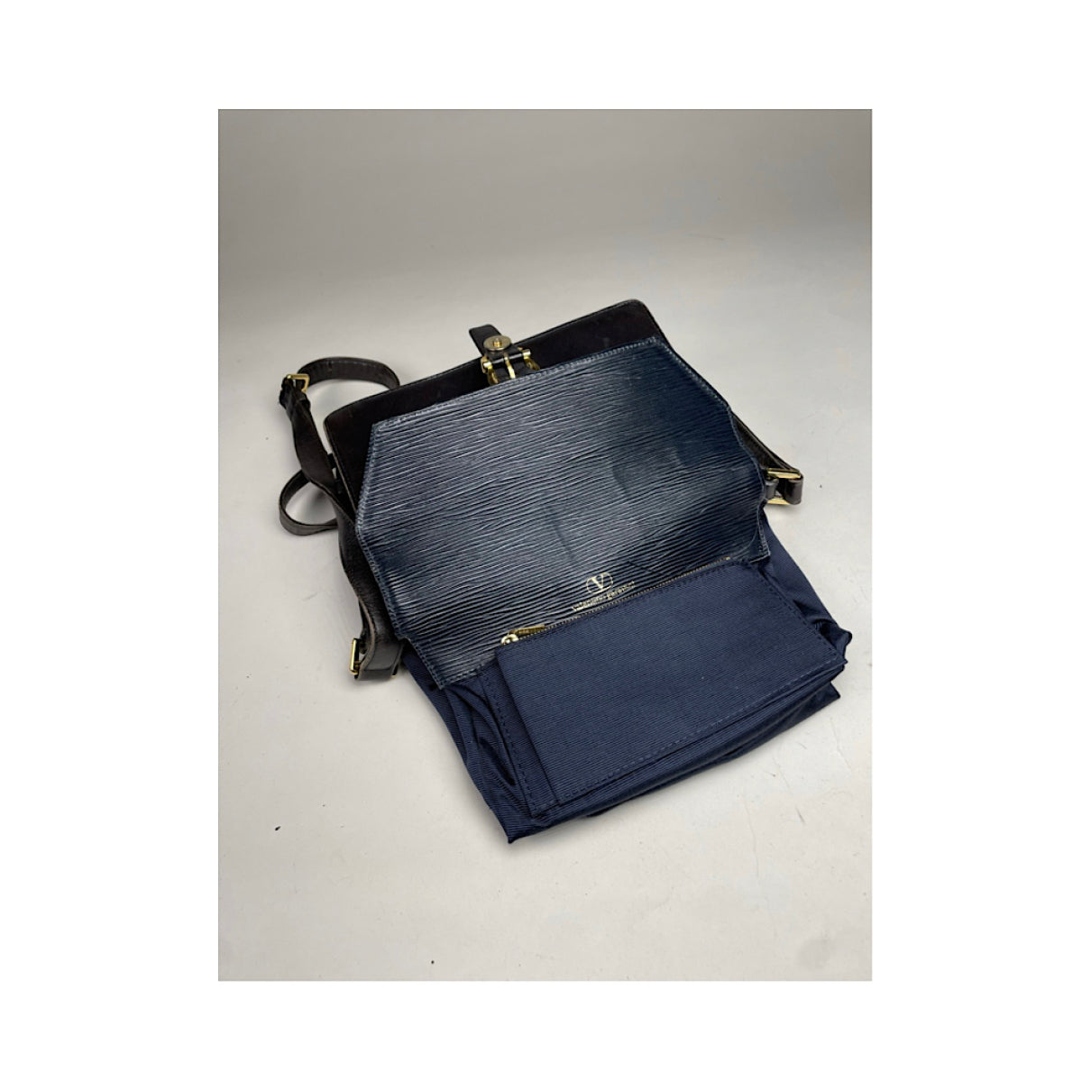 Valentino Garavani Panther bag Black Patent Leather Handbag image 3