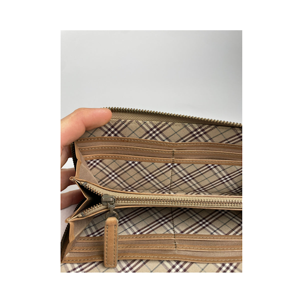Burberry Wallet image 4