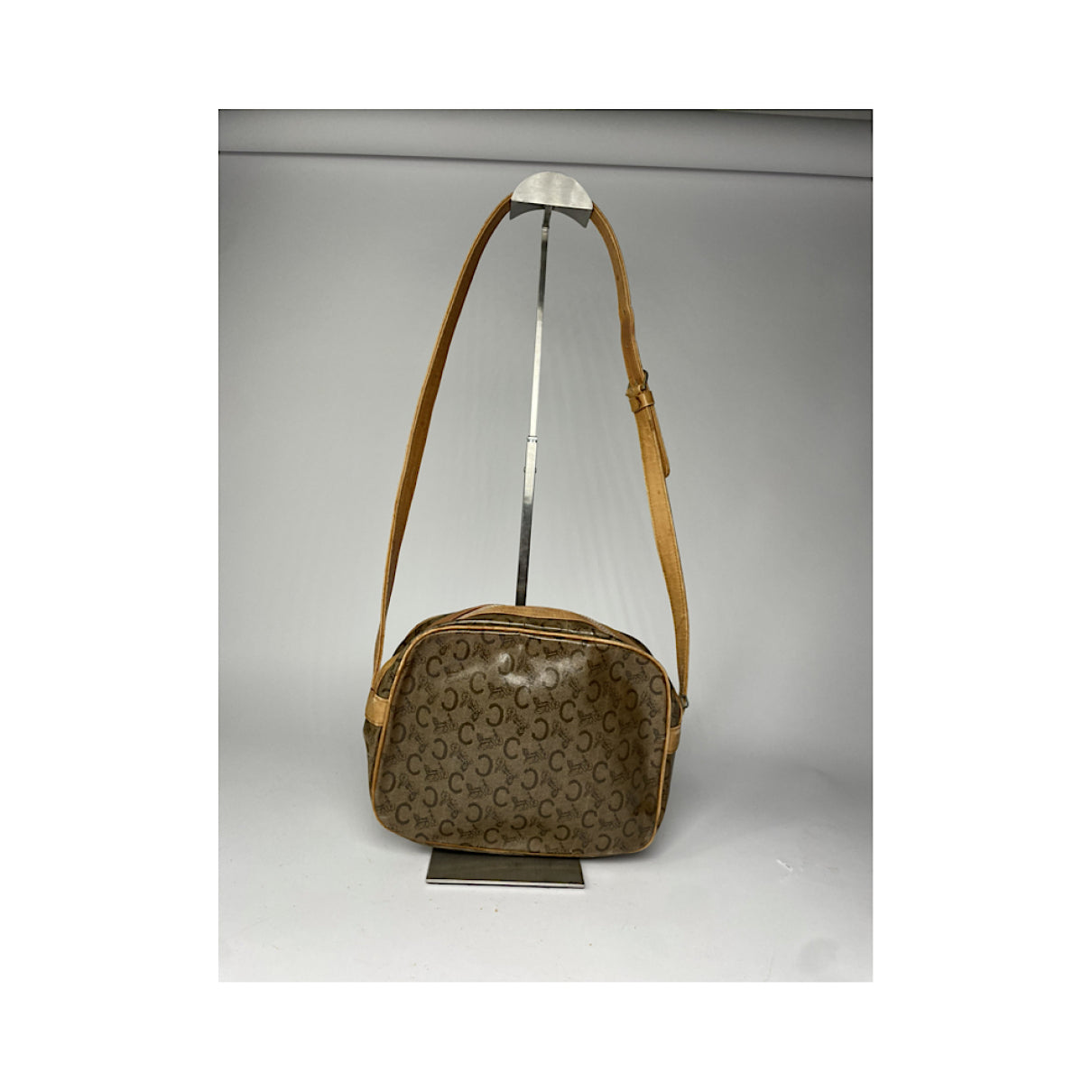 Celine Trotteur Handbag image 4