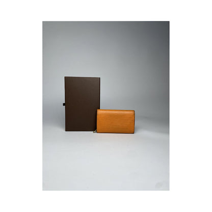 Louis Vuitton Capucines Wallet image 2