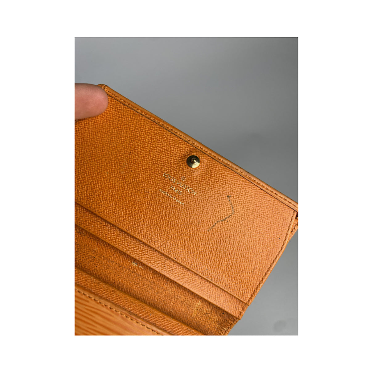 Louis Vuitton Capucines Wallet image 4