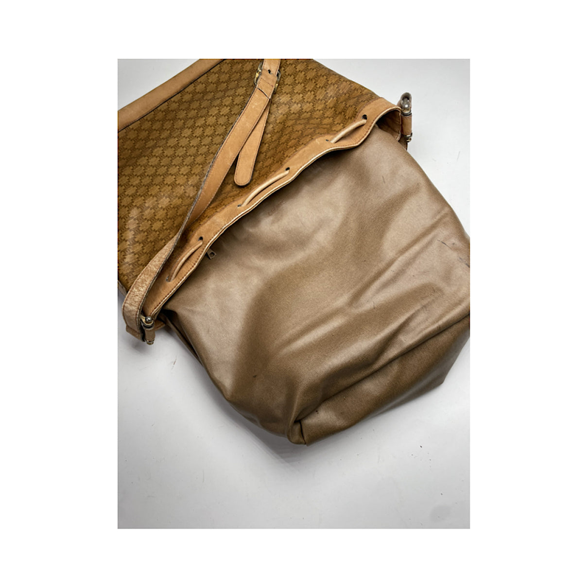 Celine SAC SEAU Gold Leather Handbag image 3