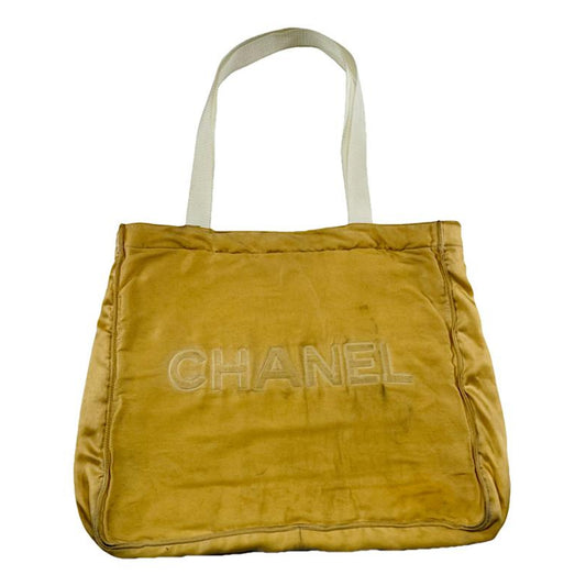 Chanel Deauville Handbag image 1