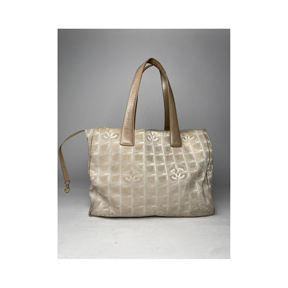 Chanel Coco Cocoon Handbag image 4