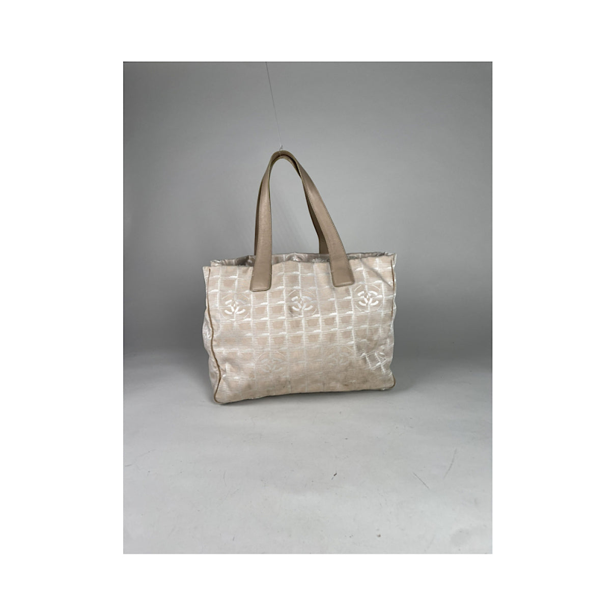 Chanel Grand shopping Handbag image 2