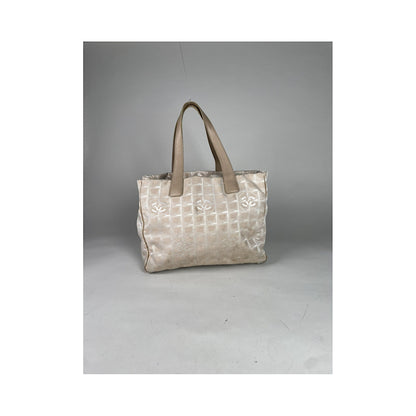 Chanel Grand shopping Handbag image 2