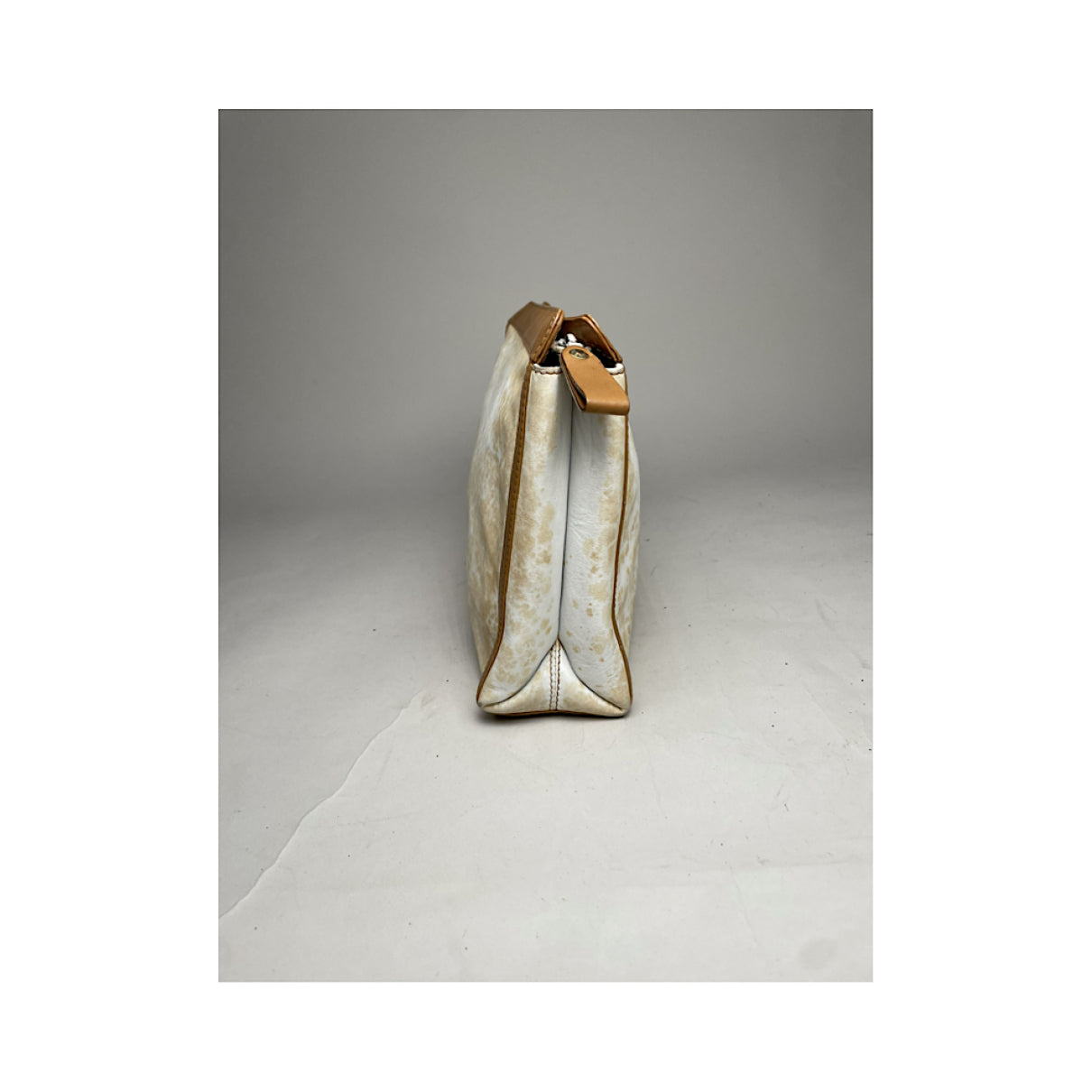 Celine Triomphe Vintage White Leather Clutch Bag image 4