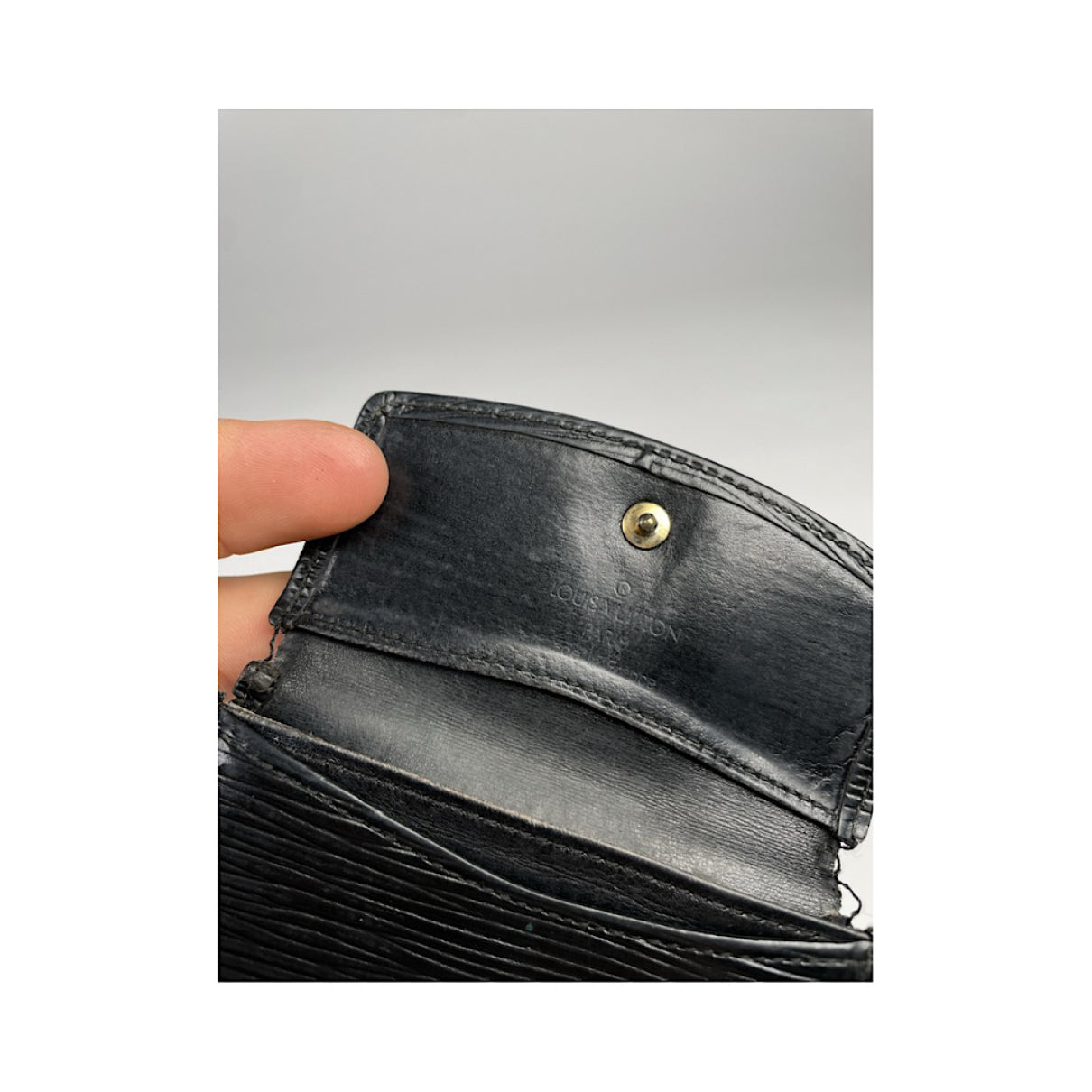 Louis Vuitton Daily Purse image 4