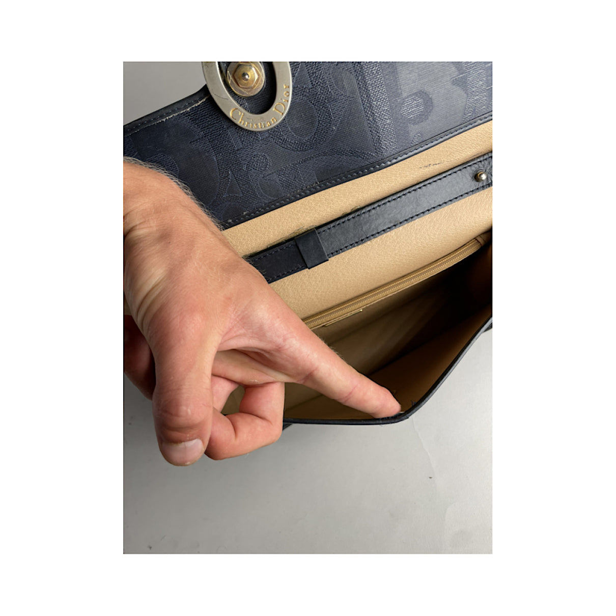 Dior 30 Montaigne Chain Navy Leather Handbag image 3