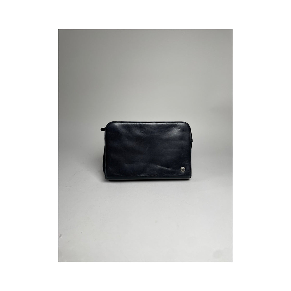 Valentino Garavani Glam Lock Black Patent Leather Clutch Bag image 2