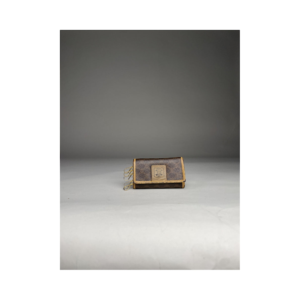 Celine Triomphe Beige Leather Wallet image 5