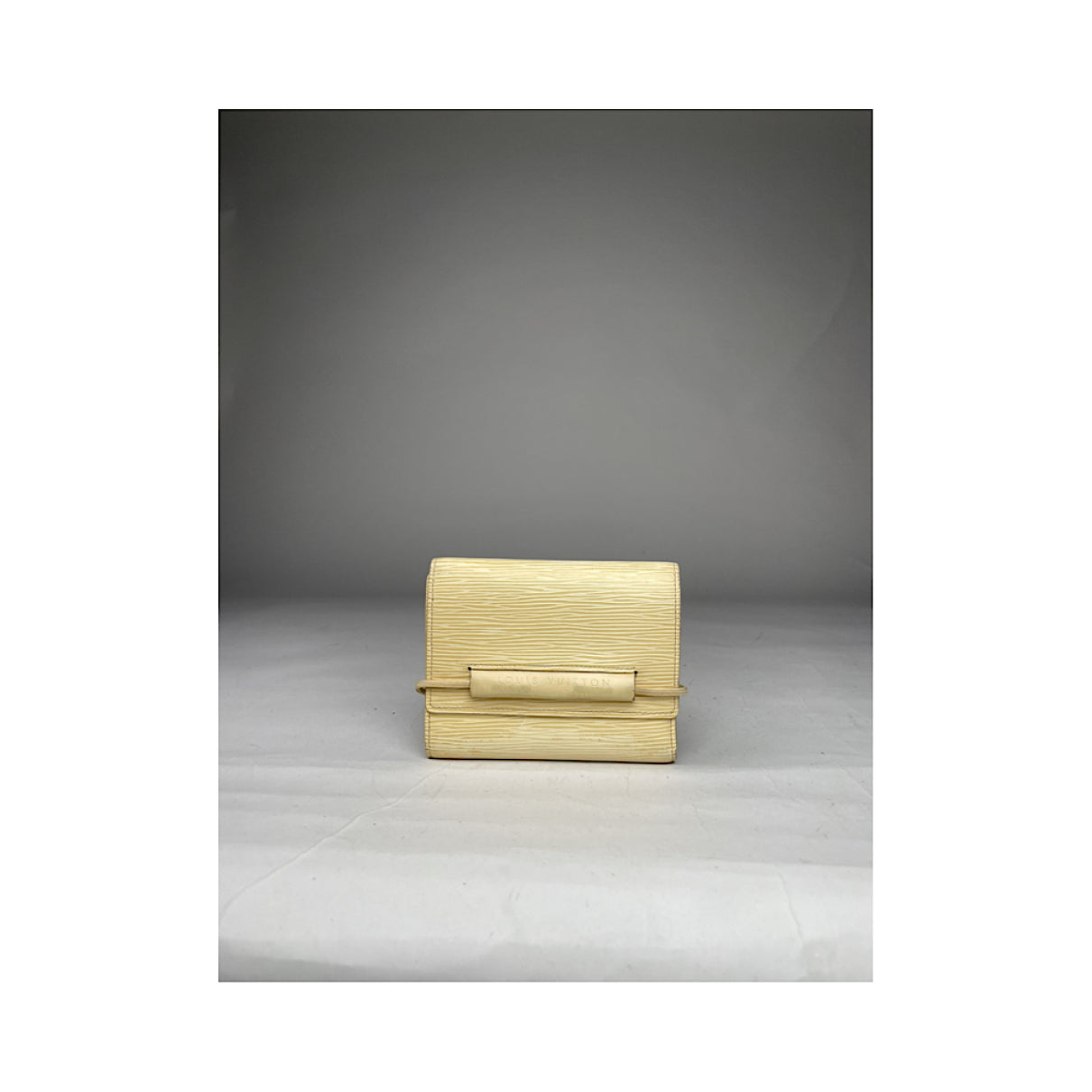 Louis Vuitton White Leather Purse image 2