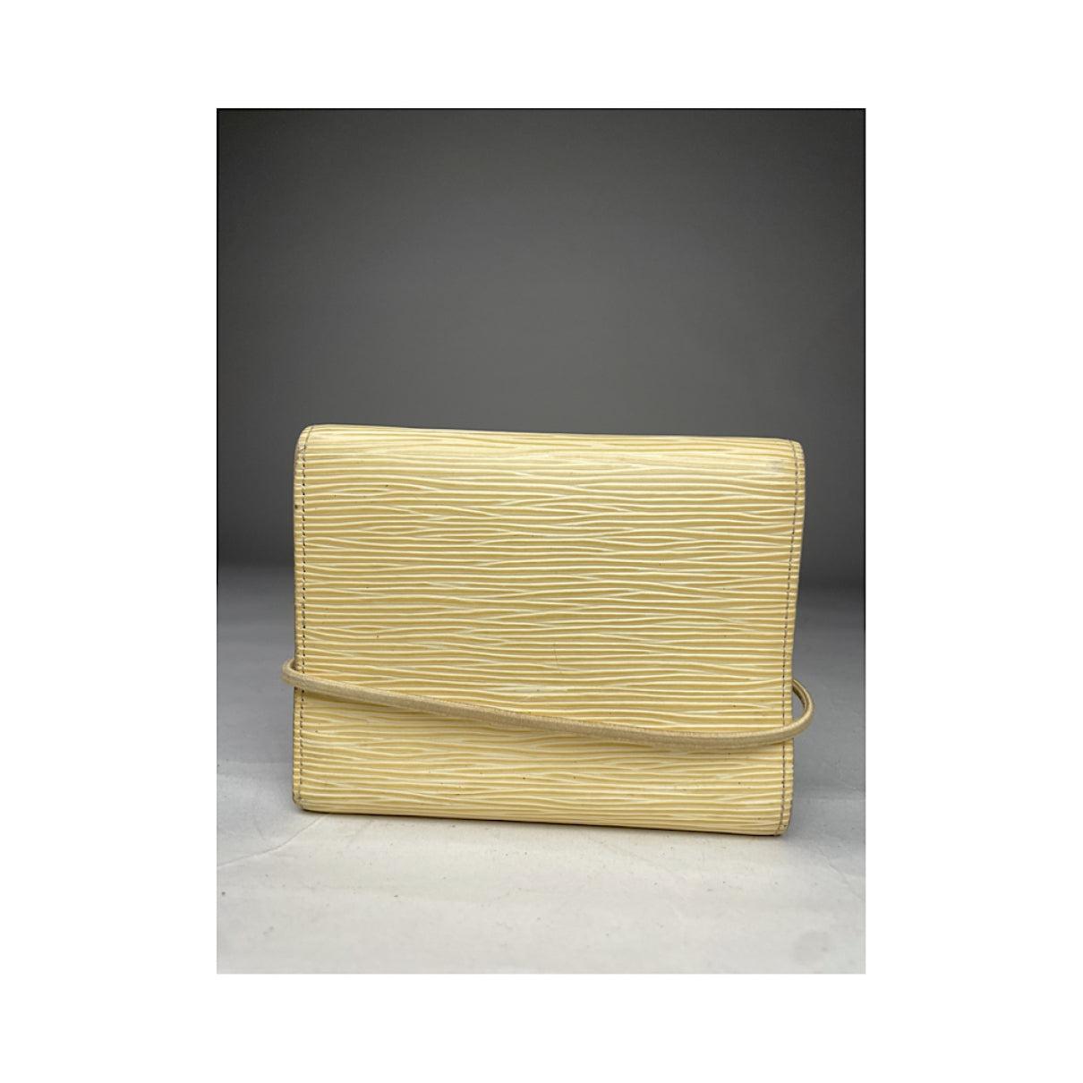 Louis Vuitton White Leather Purse image 3