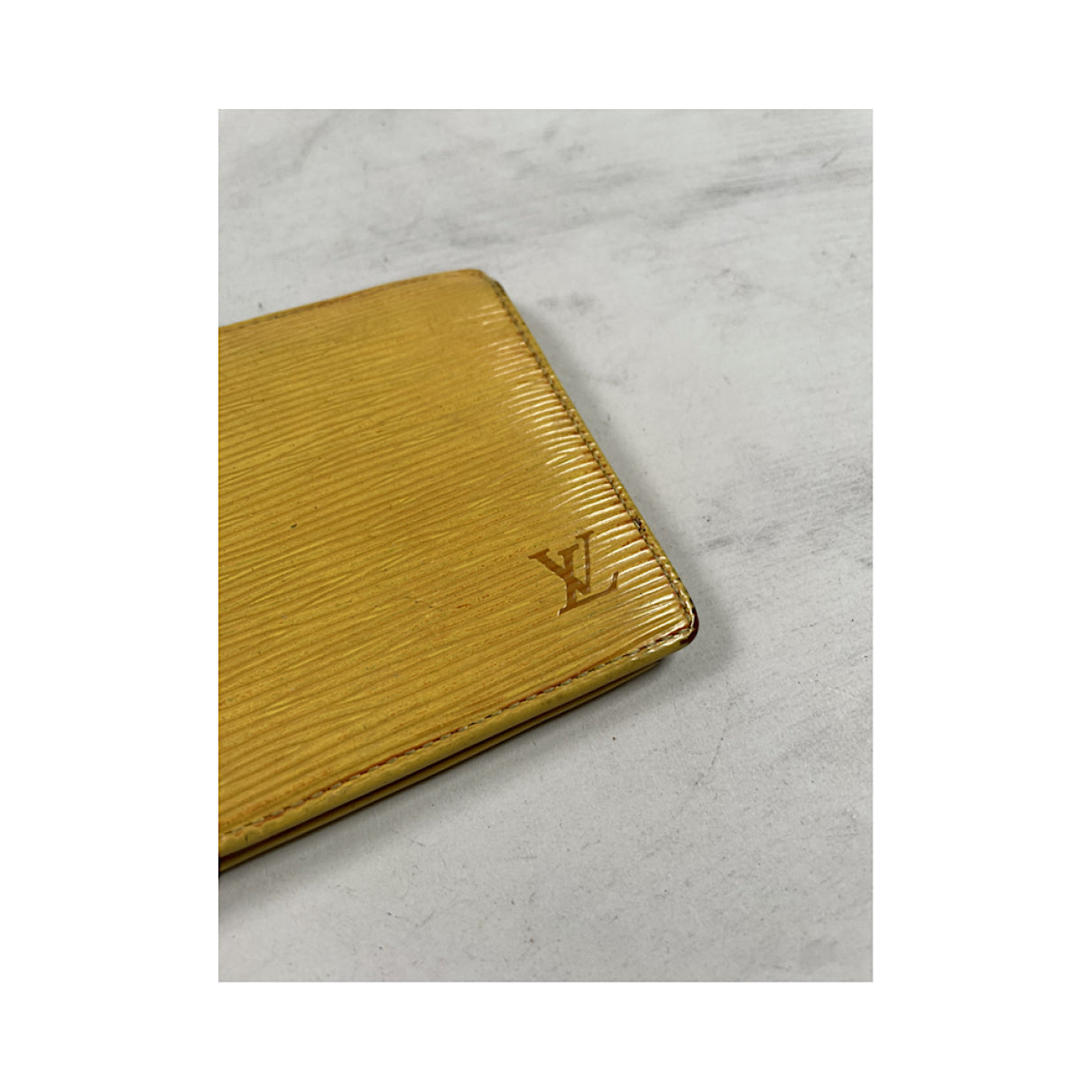 Louis Vuitton Purse image 3