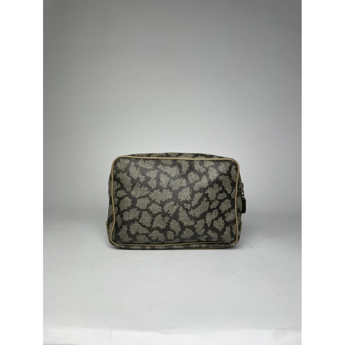 Yves Saint Laurent Grey Leather Clutch Bag image 2