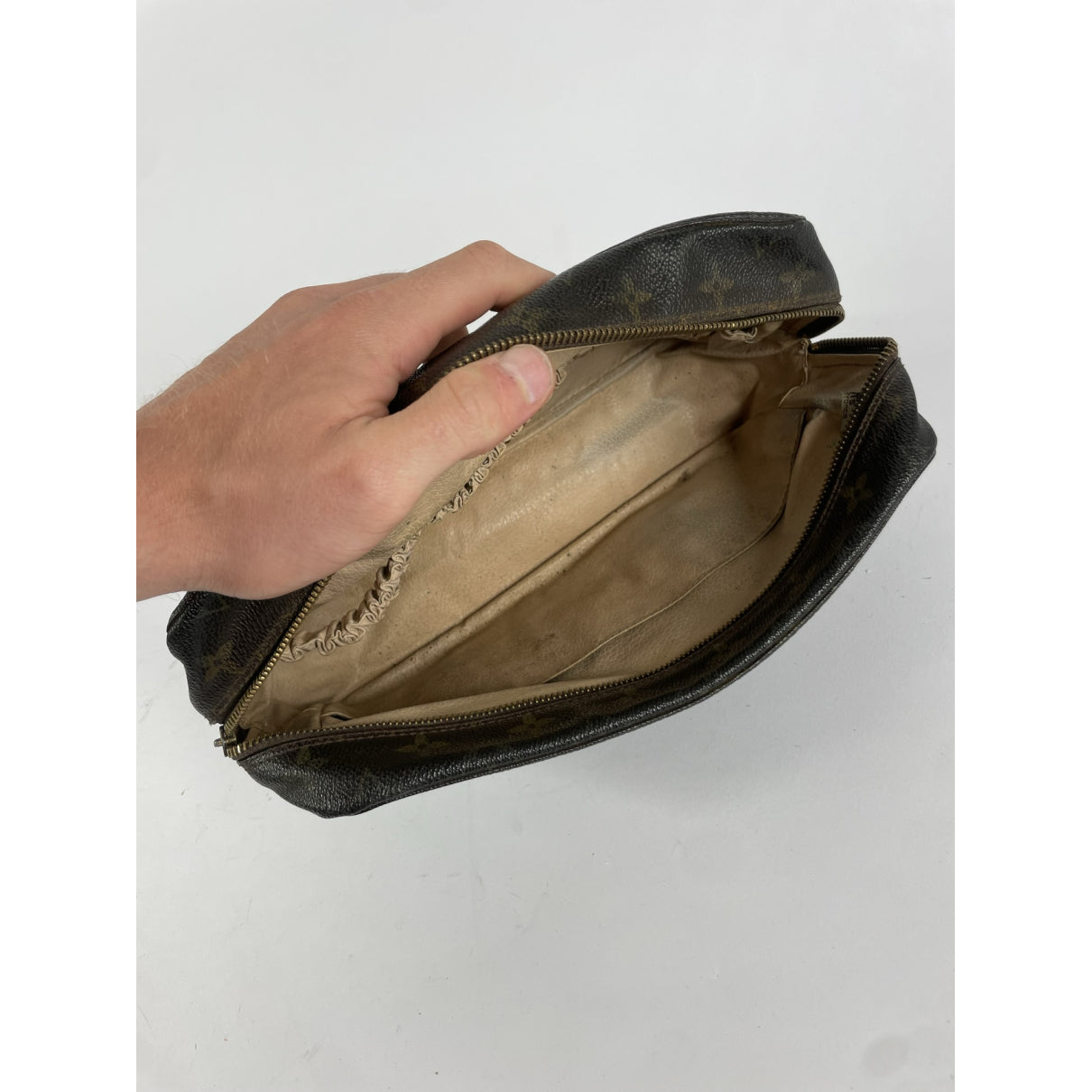 Louis Vuitton Marly Dragonne  Clutch Bag image 2