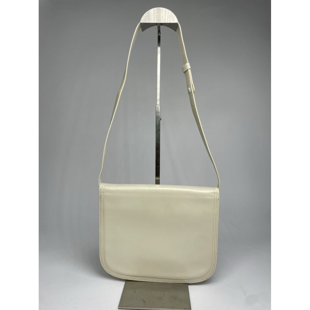 Yves Saint Laurent Handbag image 3