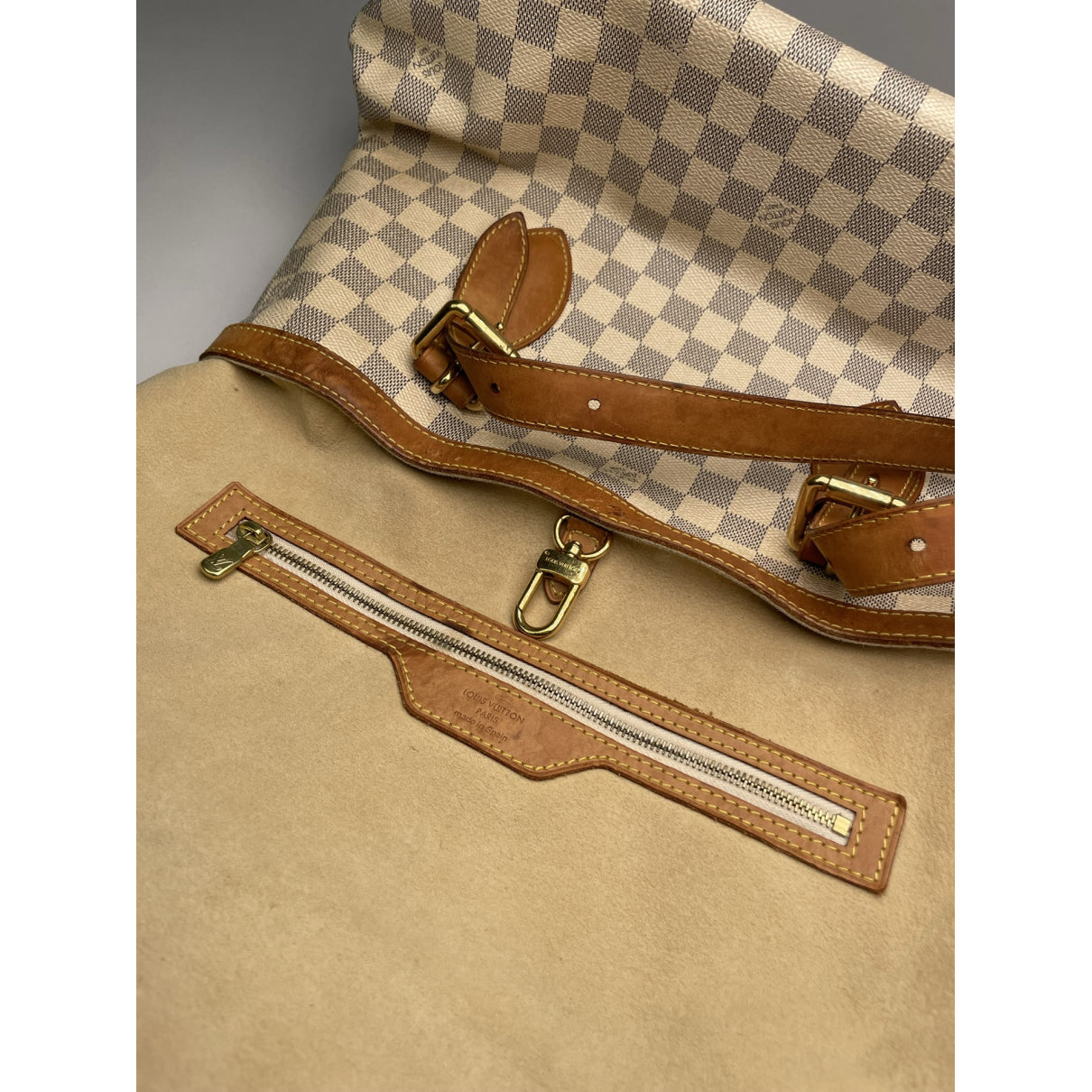 Louis Vuitton Hampstead Handbag image 3