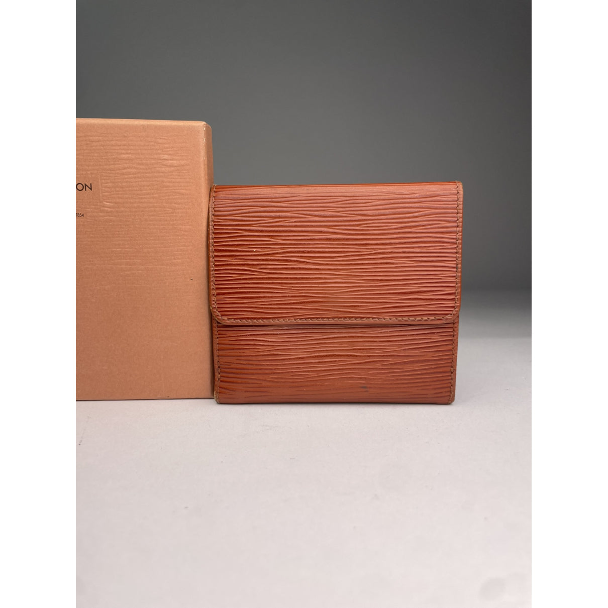 Louis Vuitton Capucines Wallet image 3