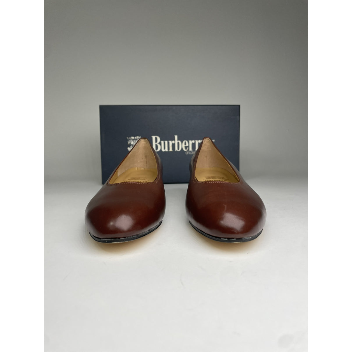 Burberry Flat image 4