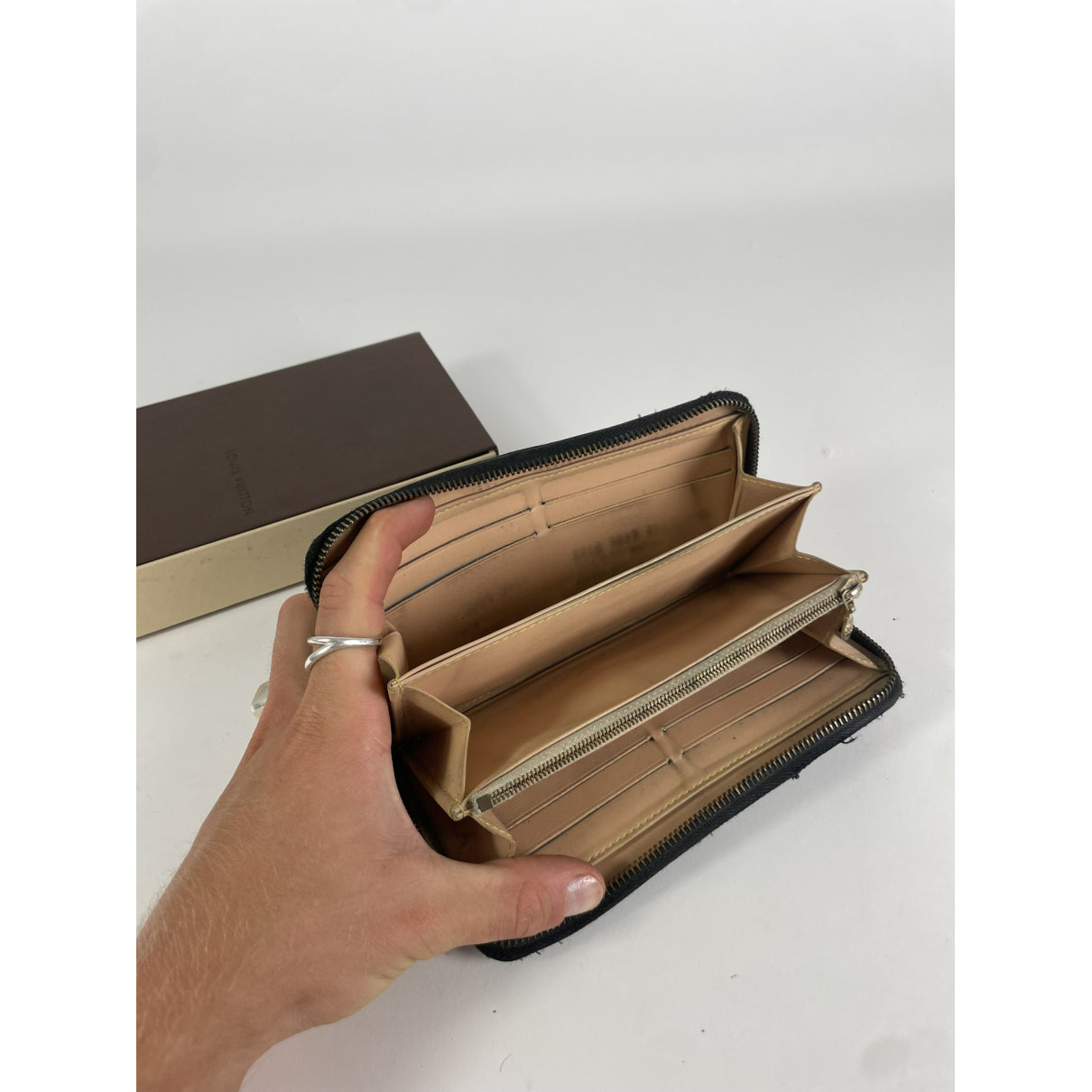 Louis Vuitton Zippy Wallet image 3