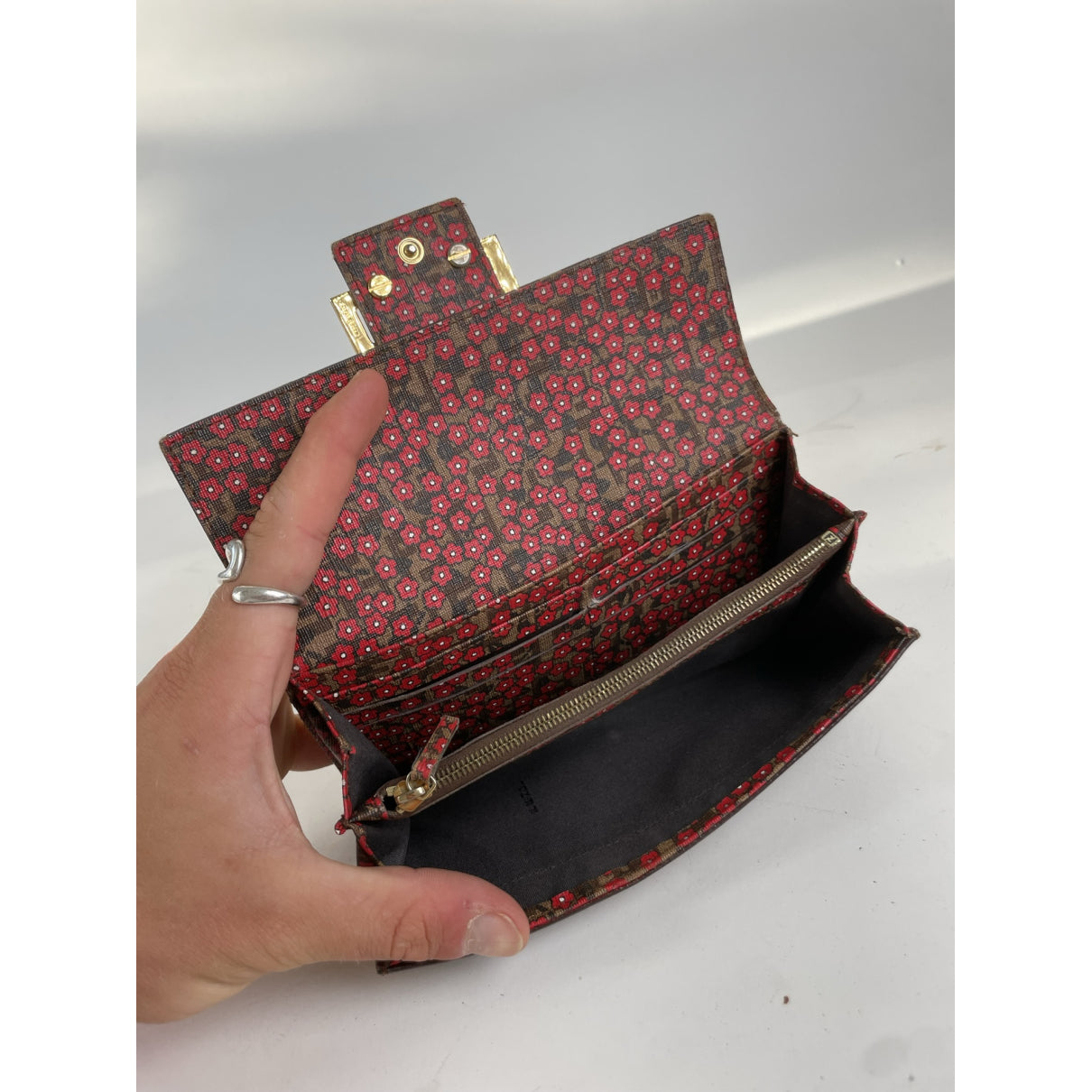 Fendi Baguette Brown Leather Wallet image 3