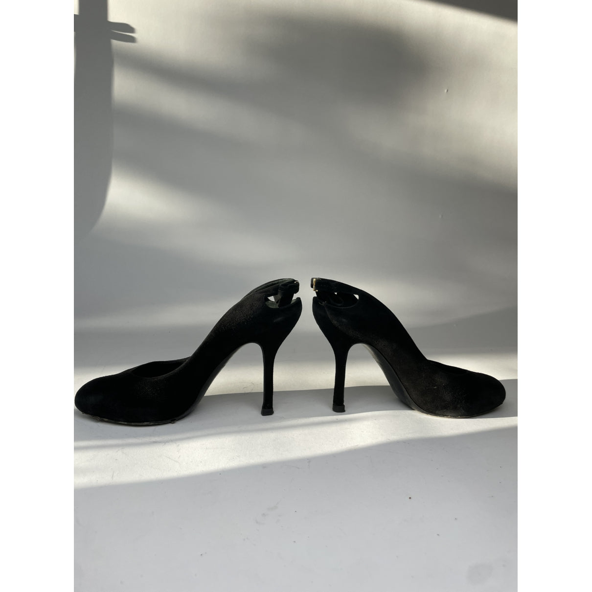 Louis Vuitton Streamline Black Patent Leather Heel image 3