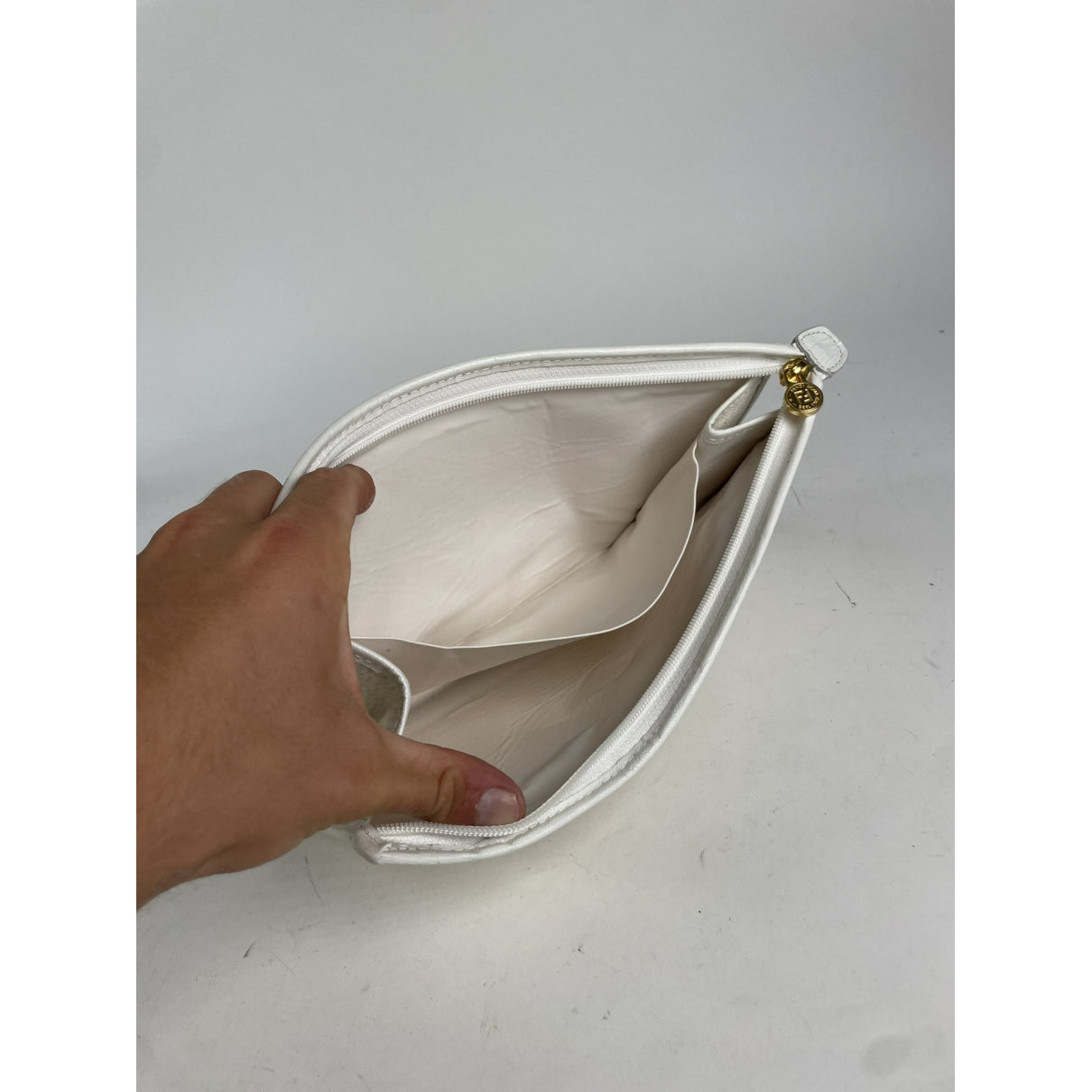 Fendi Baguette White Leather Clutch Bag image 4