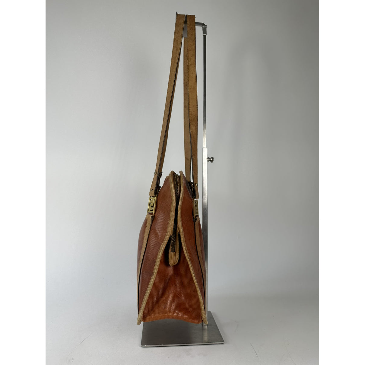 Fendi Peekaboo Red Leather Handbag image 4