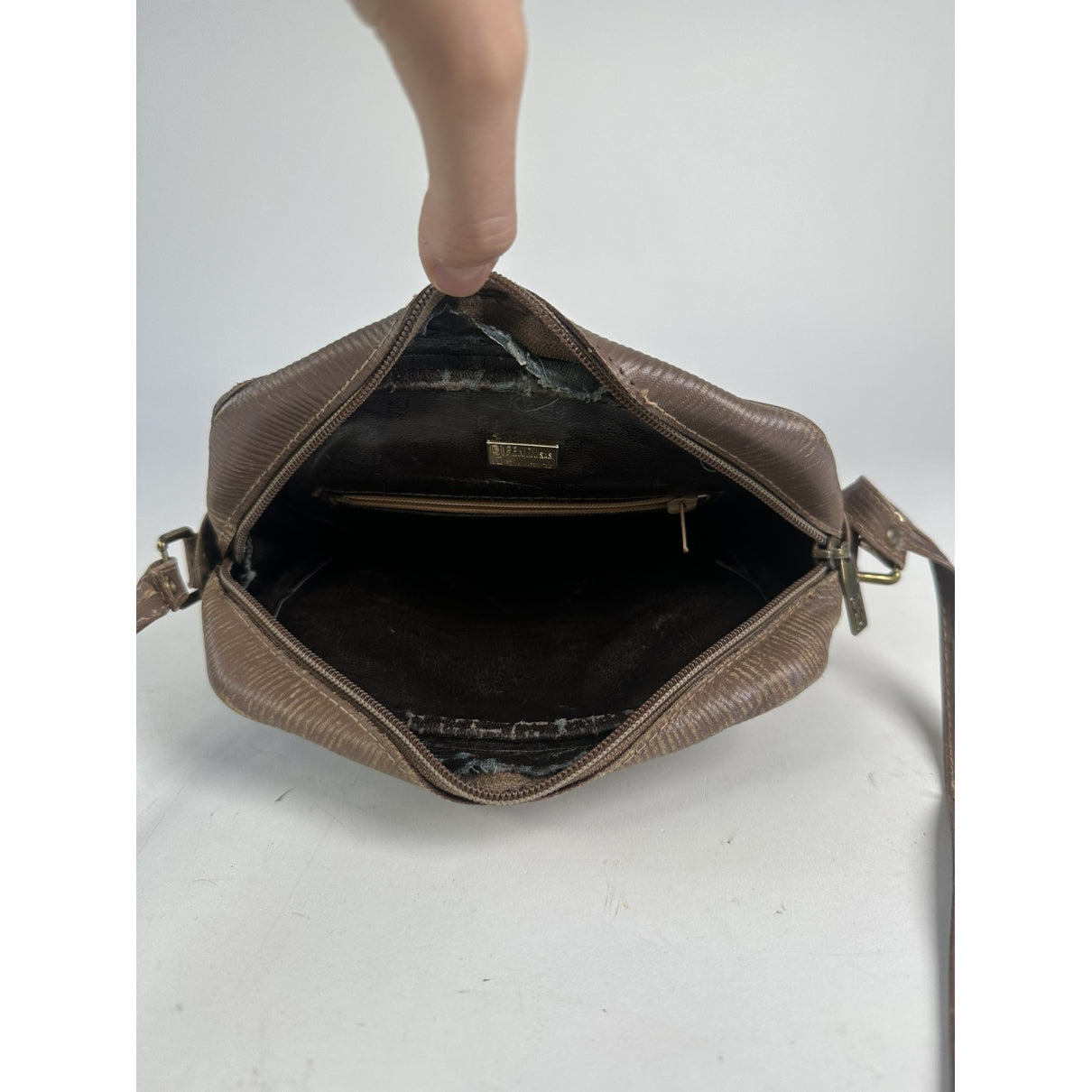 Fendi Baguette Brown Patent Leather Handbag image 3