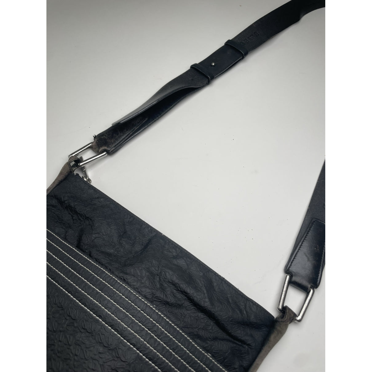 Loewe Cubi Black Leather Handbag image 4