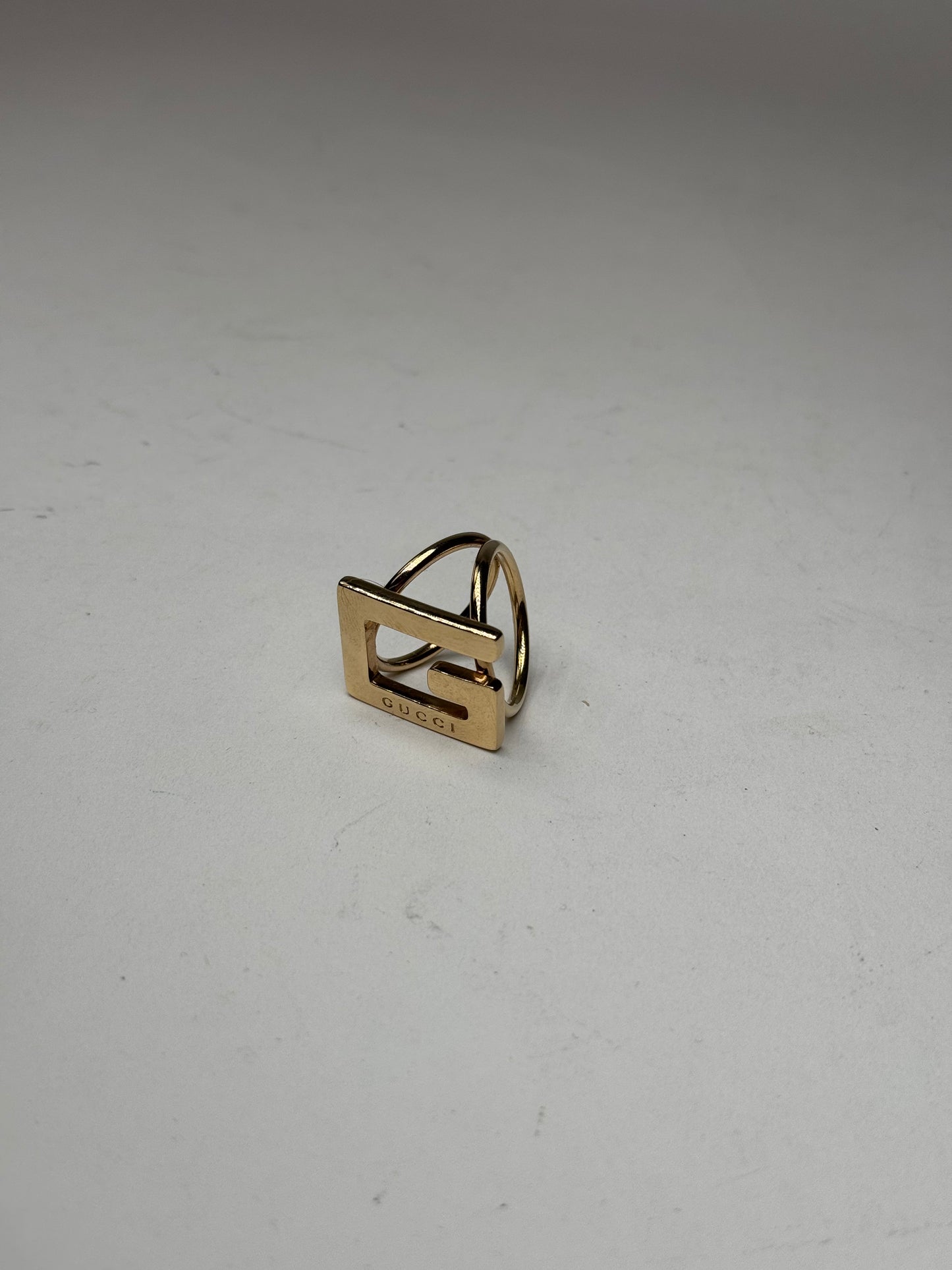 Bague Gucci G vintage en acier doré