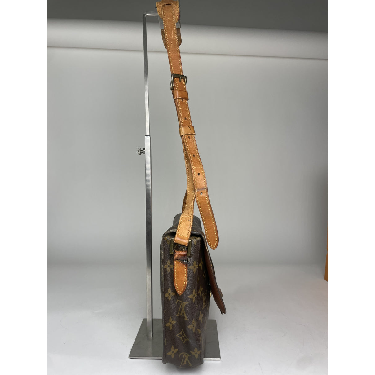 Louis Vuitton Chantilly Handbag image 4