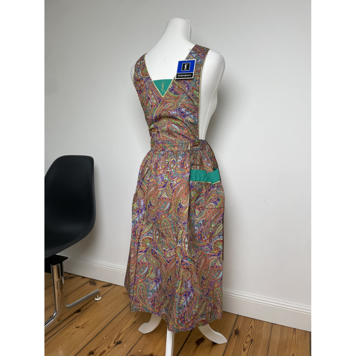 Yves Saint Laurent Dresse image 4