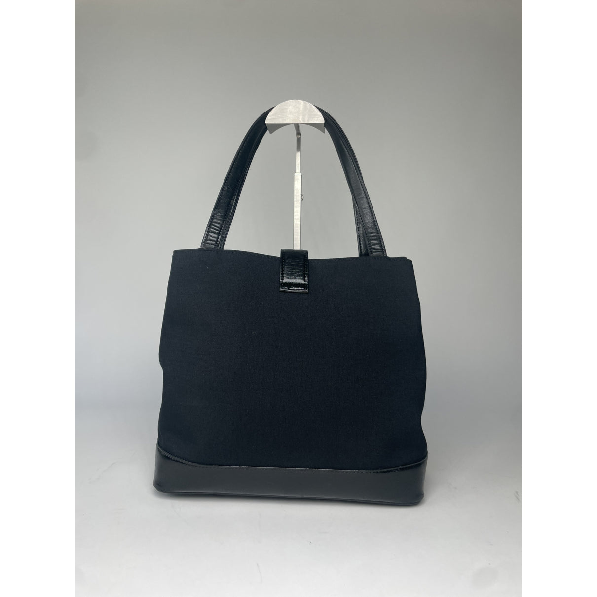 Yves Saint Laurent Handbag image 5