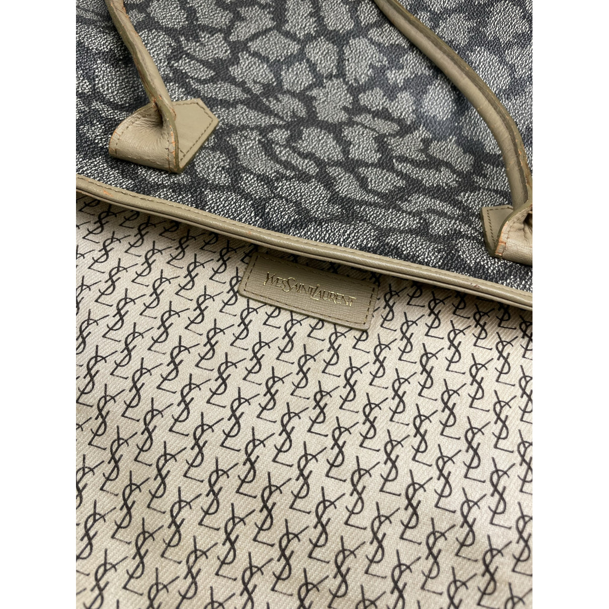 Yves Saint Laurent Handbag image 3