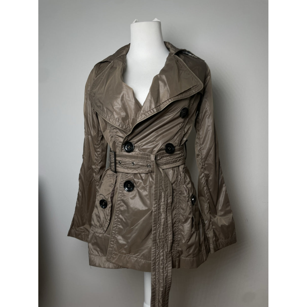 Burberry Sandringham Trench Coat image 2