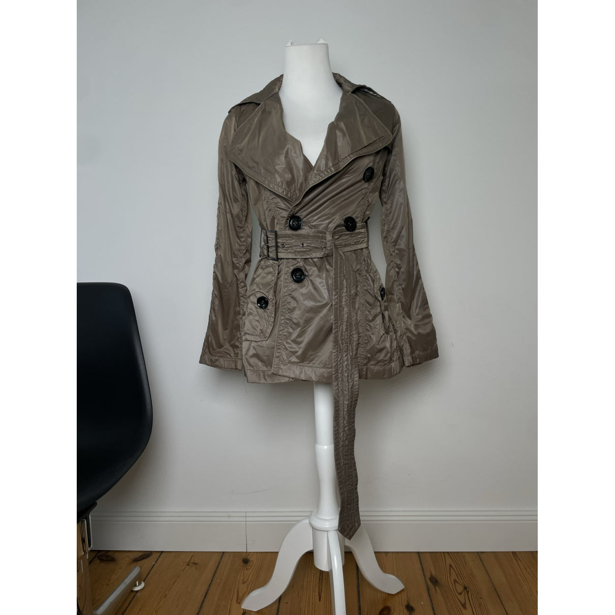 Burberry Waterloo Trench Coat image 2