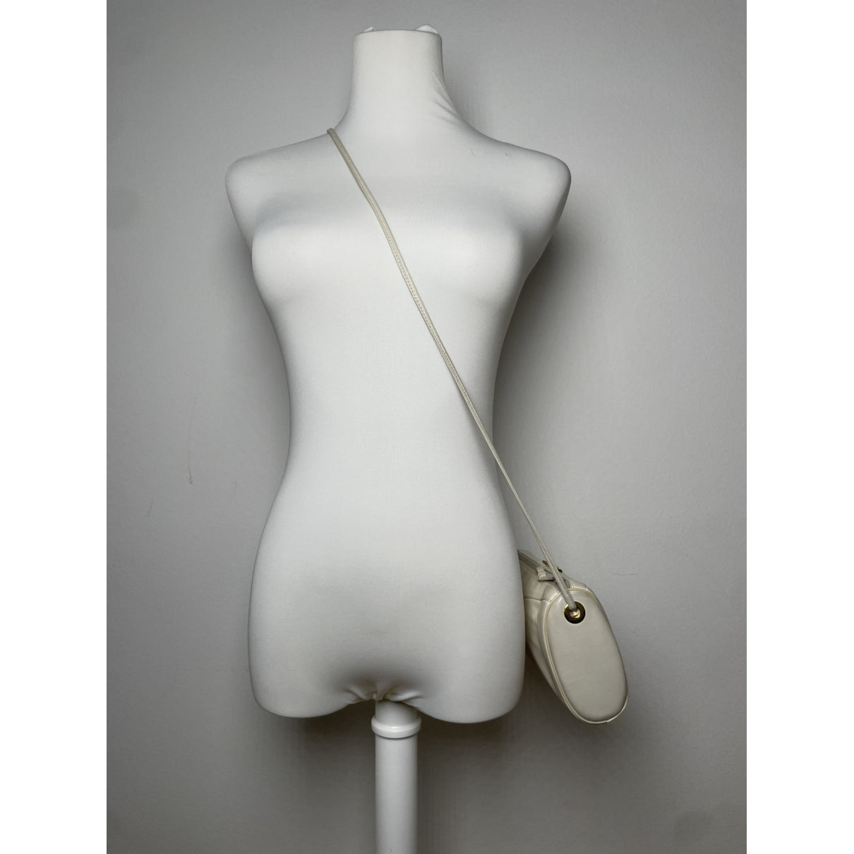 Givenchy 4G White Leather Handbag image 2