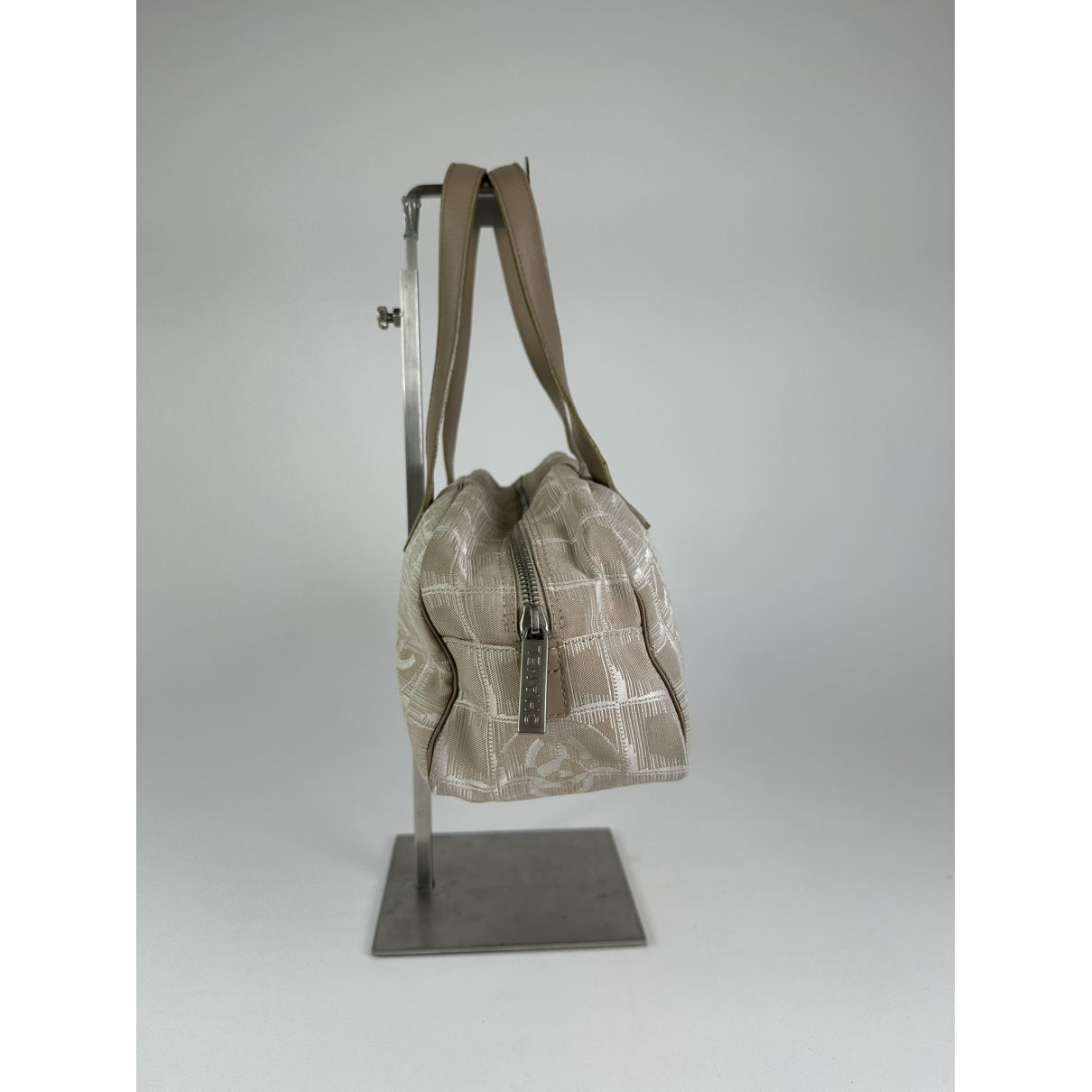 Chanel Beige Cloth Handbag image 3