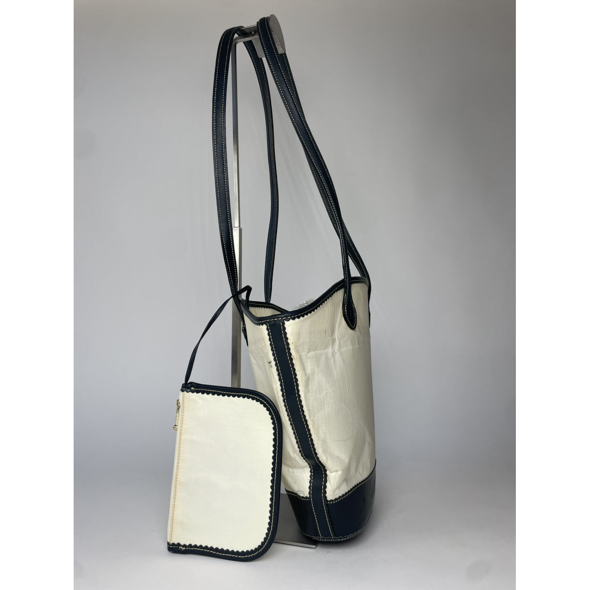 Loewe Puzzle  White Leather Handbag image 3