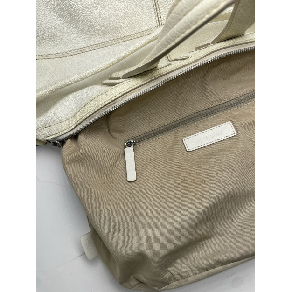 Givenchy Nightingale White Leather Handbag image 3