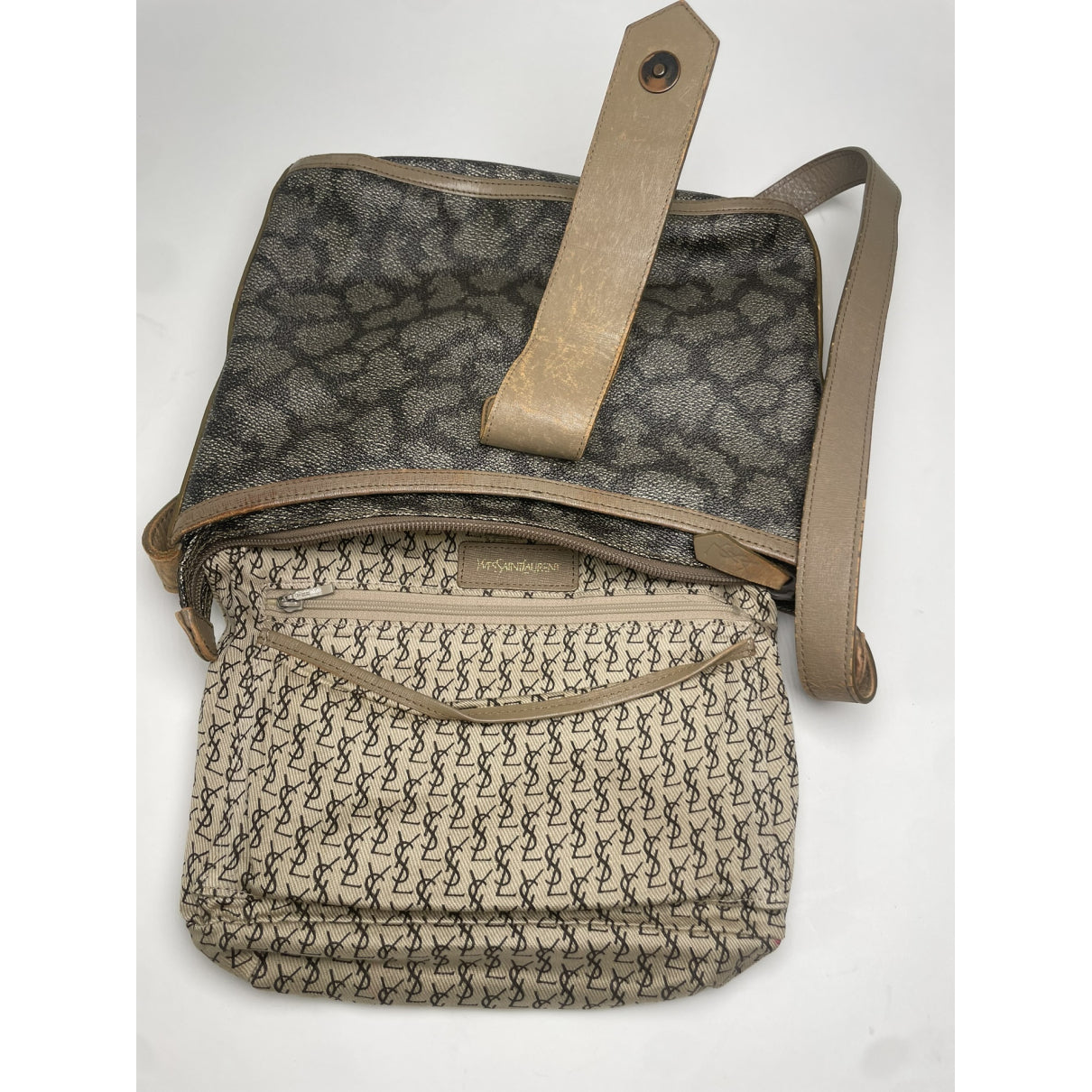 Yves Saint Laurent Handbag image 2