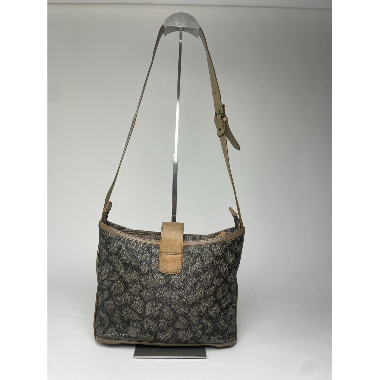 Yves Saint Laurent Handbag image 4