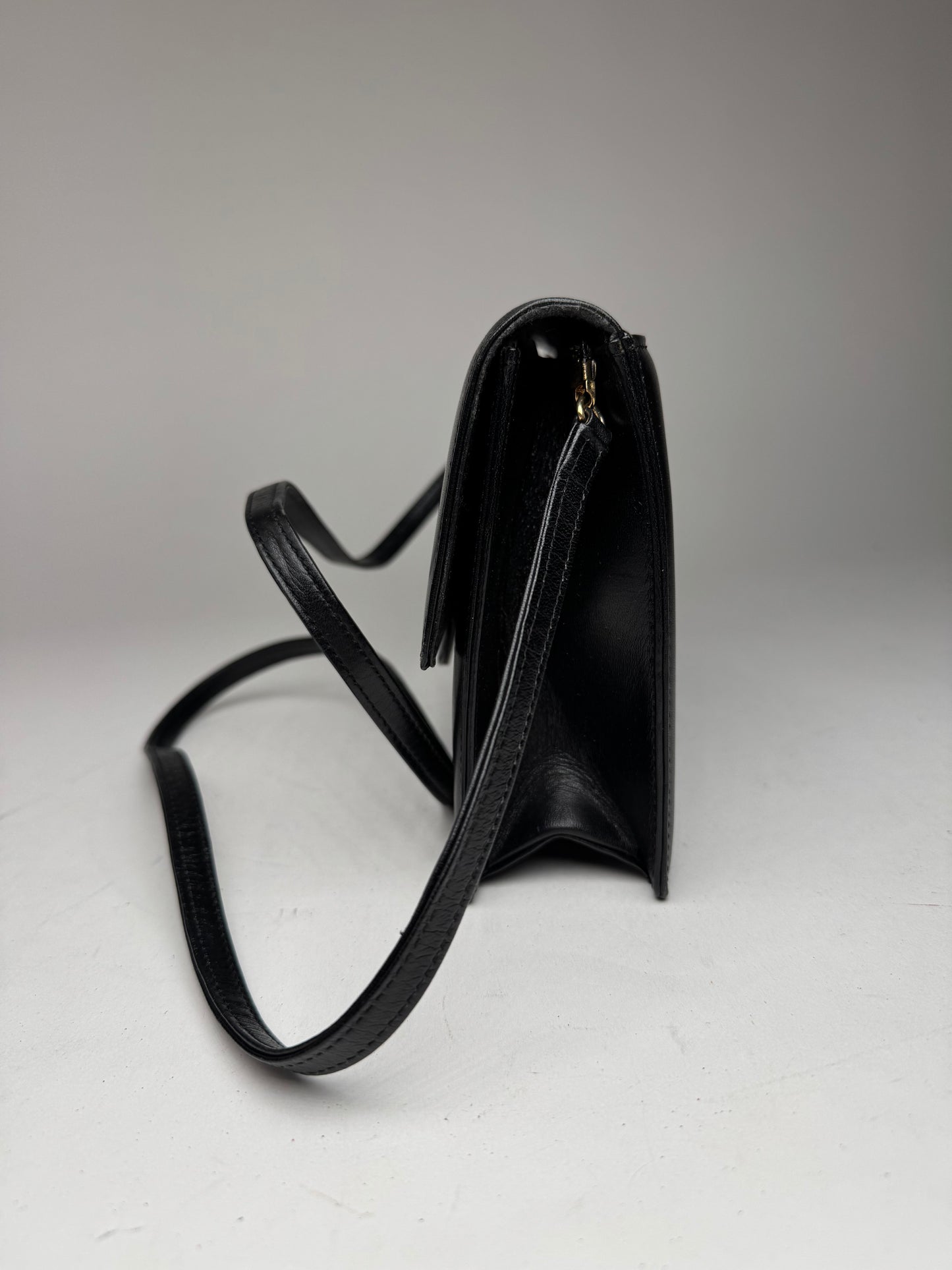 Sac vintage Givenchy 4G en cuir noir