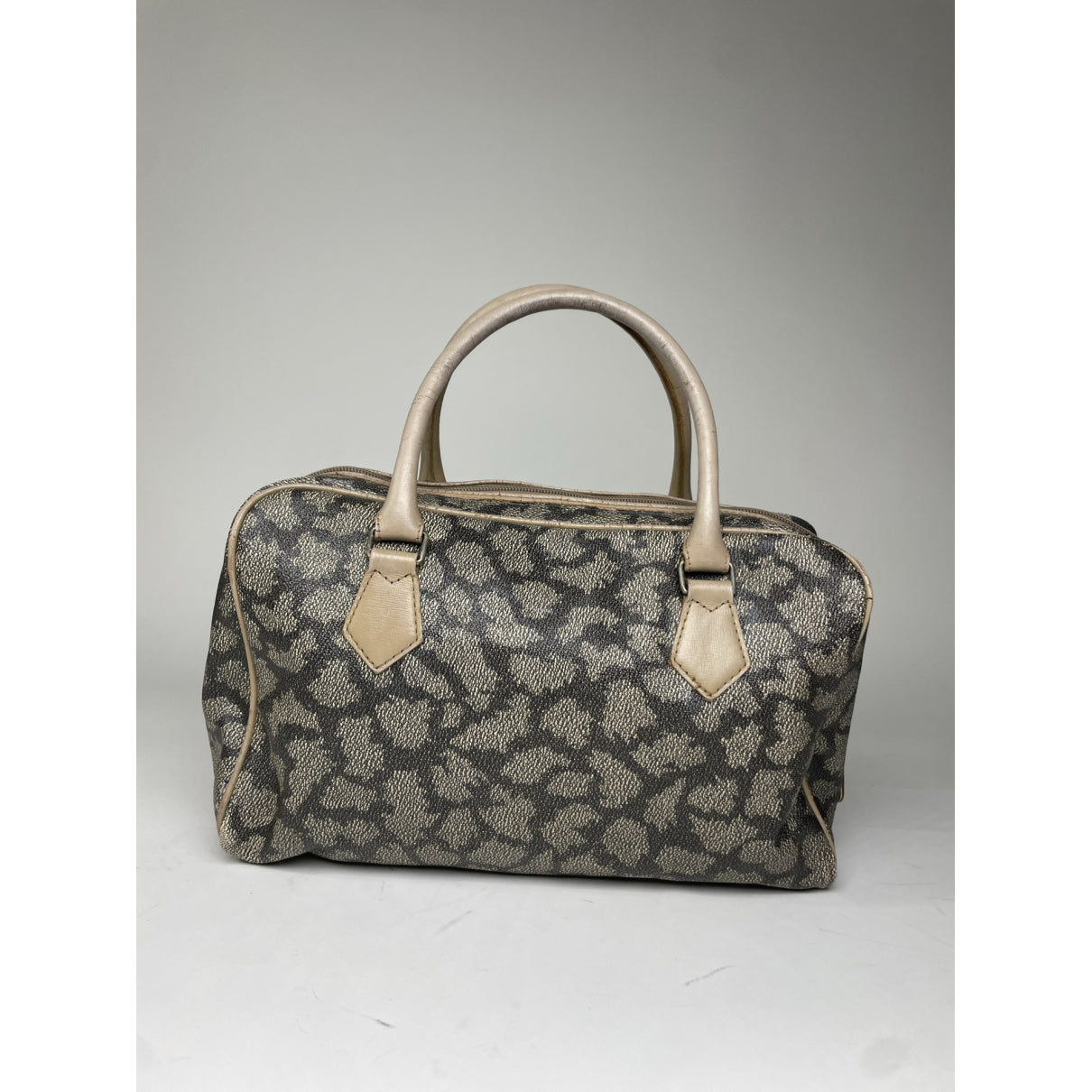 Yves Saint Laurent Grey Leather Handbag image 2