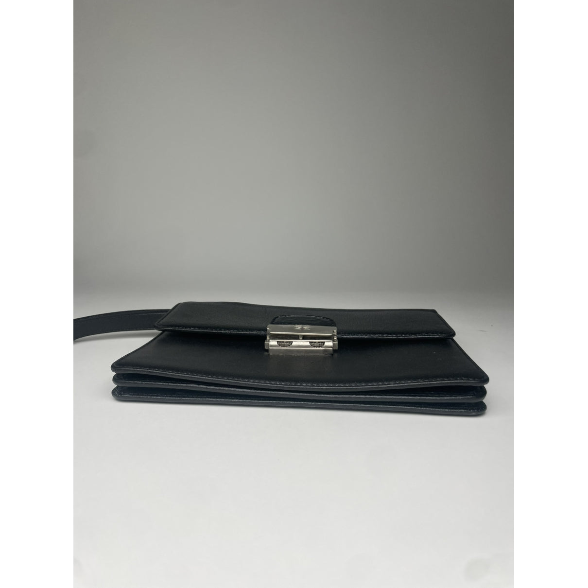 Givenchy Bow Cut Clutch Bag image 4