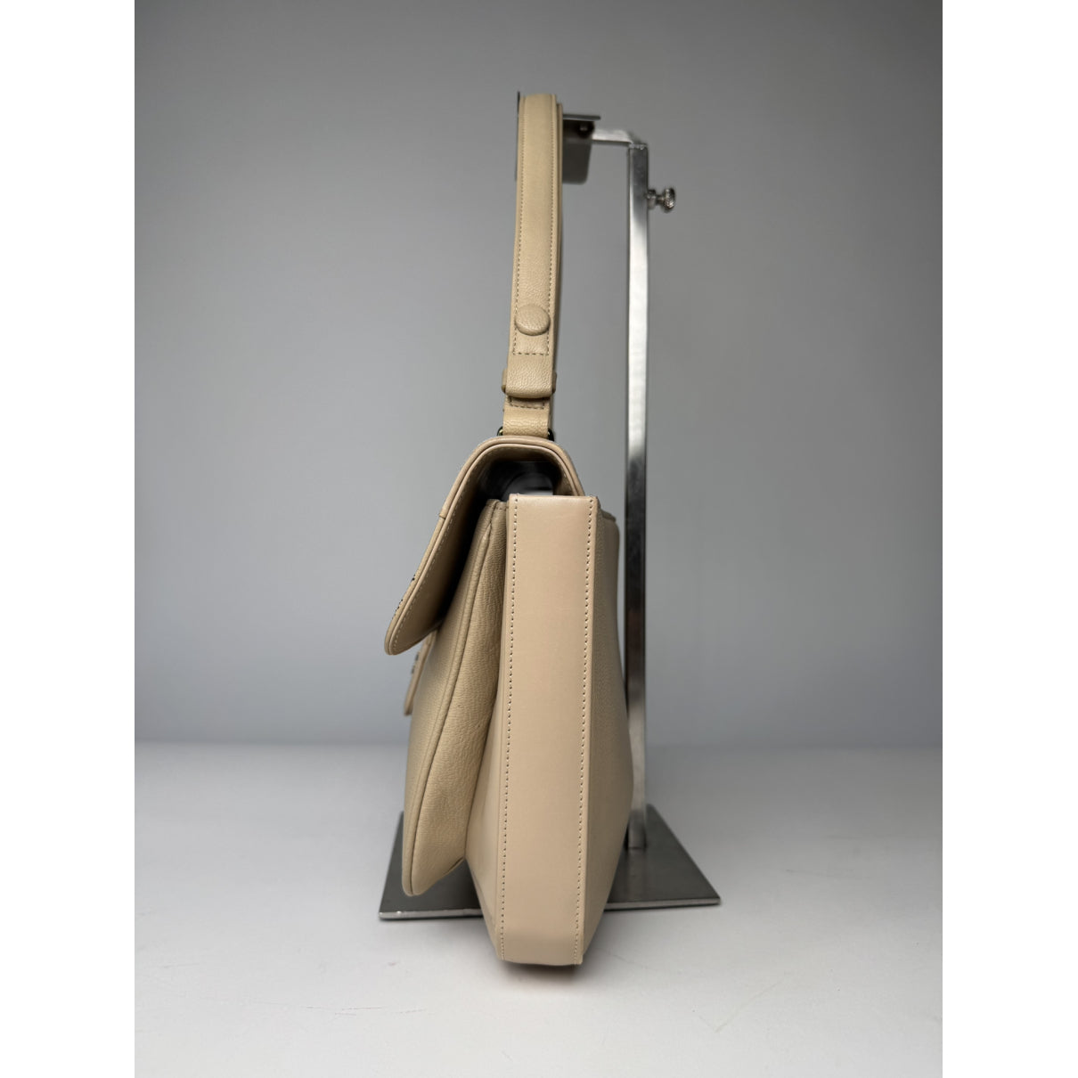 Givenchy 4G Beige Leather Handbag image 5